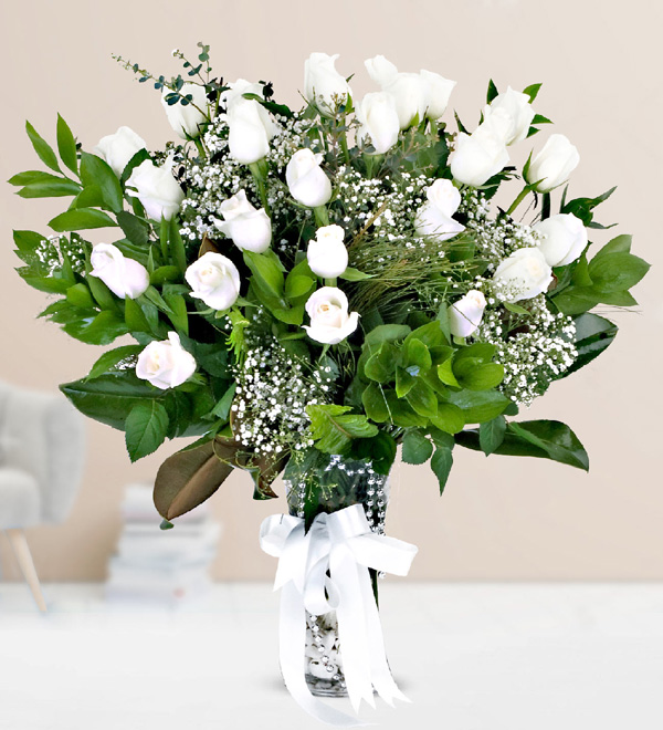 21 White Roses Vase