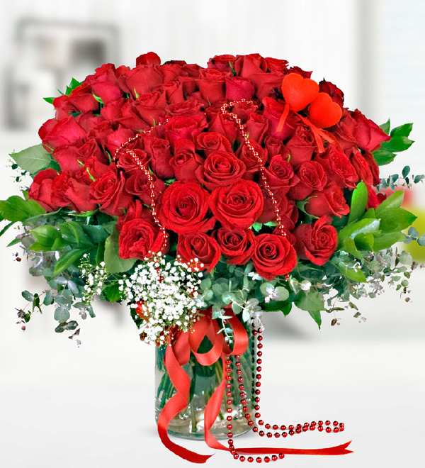 80 Red Roses in Vase