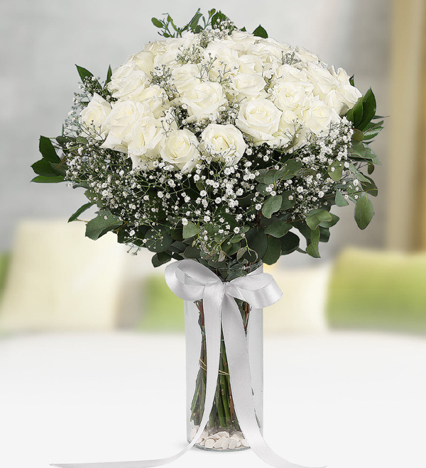 33 White Roses Vase