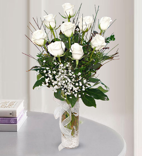 9 White Roses in Vase