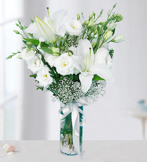 White Lilium and Lisianthus