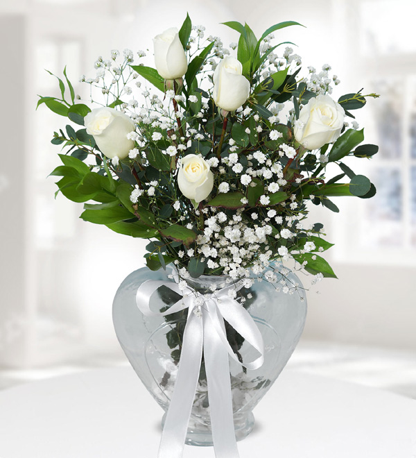 5 White Roses in Heart Vase